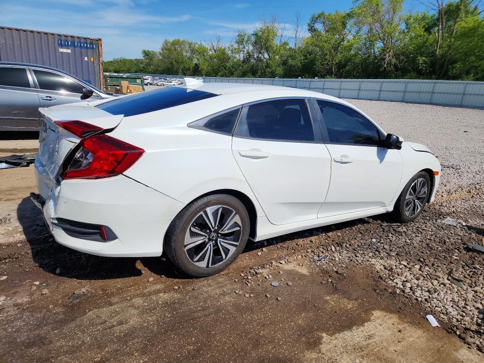 56092846 :رقم المزاد ، JHMFC1F39JX015080 vin ، 2018 Honda Civic مزاد بيع