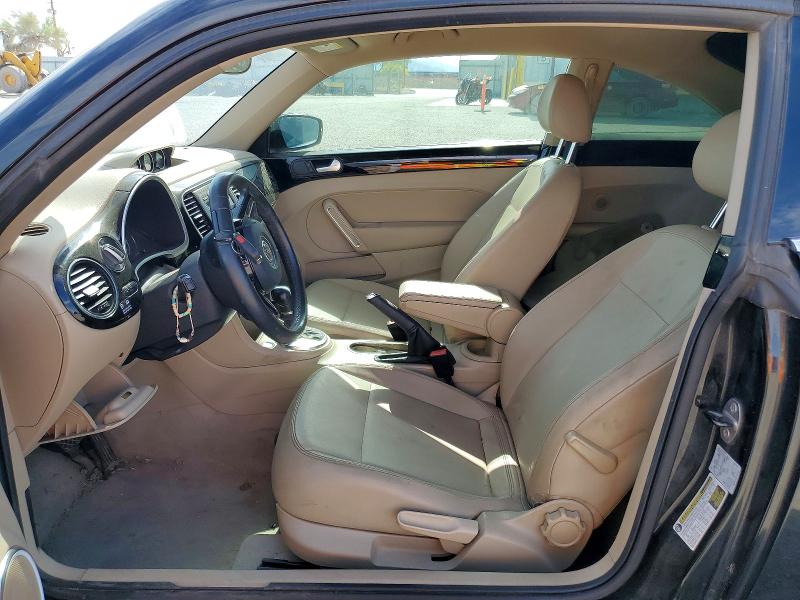 56081106 :رقم المزاد ، 3VWJL7AT5DM625927 vin ، 2013 Volkswagen Beetle مزاد بيع