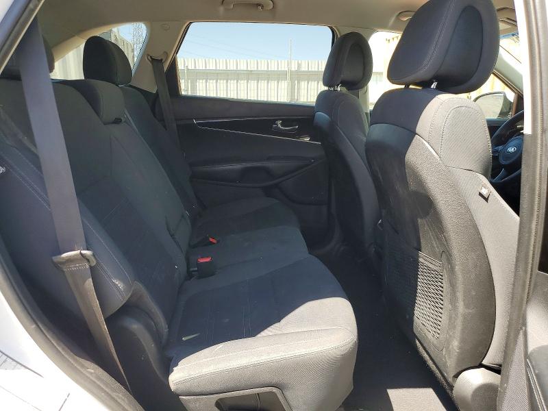 2017 Kia Sorento მანქანა იყიდება აუქციონზე, vin: 5XYPGDA59HG196148, აუქციონის ნომერი: 58577986