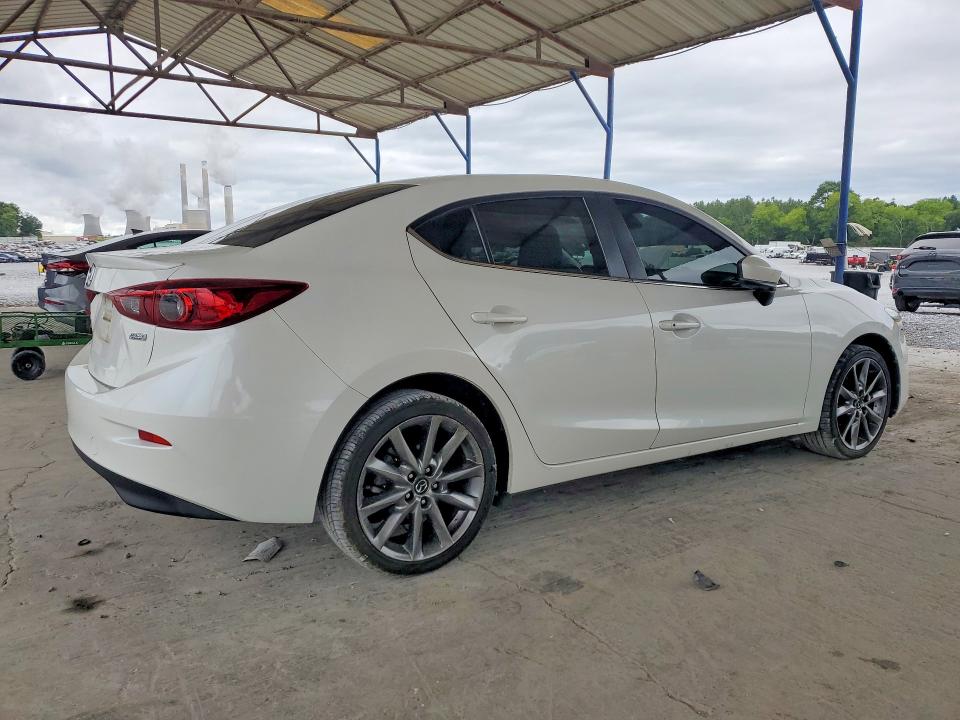 58378416 :رقم المزاد ، 3MZBN1V38JM184005 vin ، 2018 Mazda 3 مزاد بيع