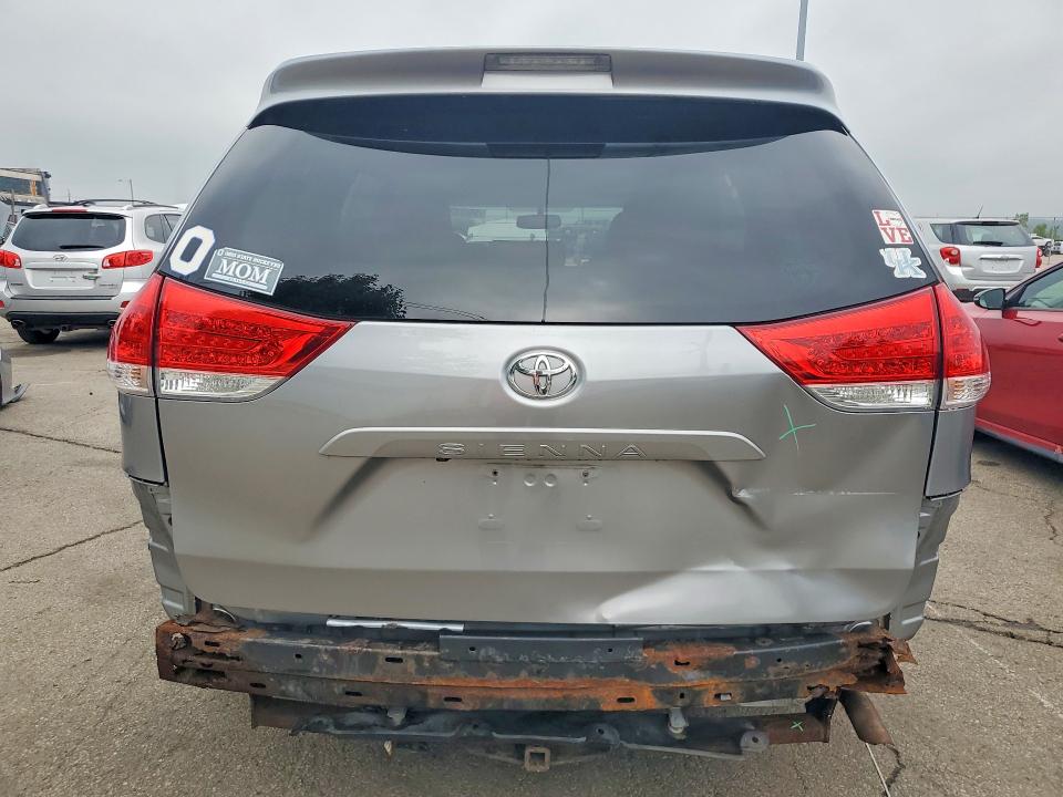 2011 Toyota Sienna მანქანა იყიდება აუქციონზე, vin: 5TDKK3DC5BS163915, აუქციონის ნომერი: 56028226