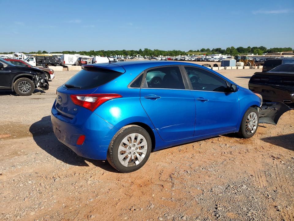 2017 Hyundai Elantra Gt მანქანა იყიდება აუქციონზე, vin: KMHD35LH1HU372471, აუქციონის ნომერი: 55443736