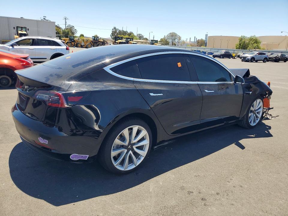 Продажа на аукционе авто 2018 Tesla Model 3, vin: 5YJ3E1EA7JF176052, номер лота: 58957476
