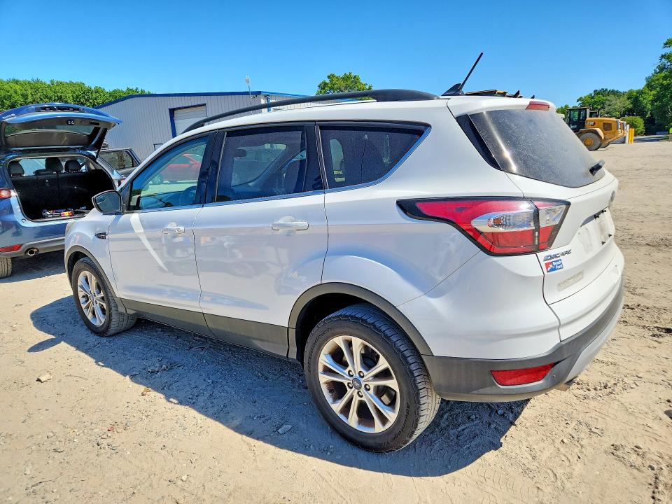 55966886 :رقم المزاد ، 1FMCU0GD7JUA18818 vin ، 2018 Ford Escape مزاد بيع