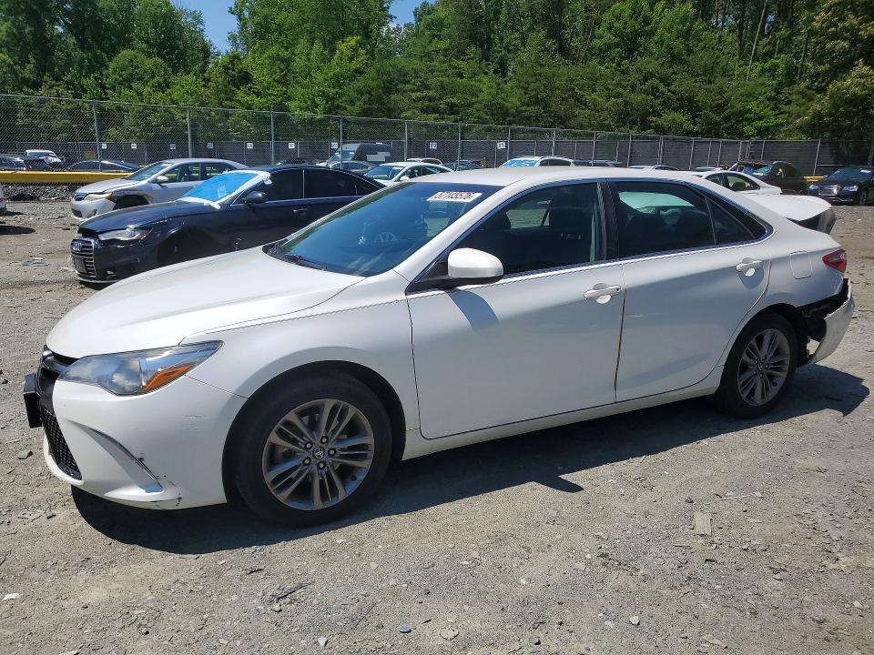 57145576 :رقم المزاد ، 4T1BF1FK6HU426104 vin ، 2017 Toyt Camry مزاد بيع