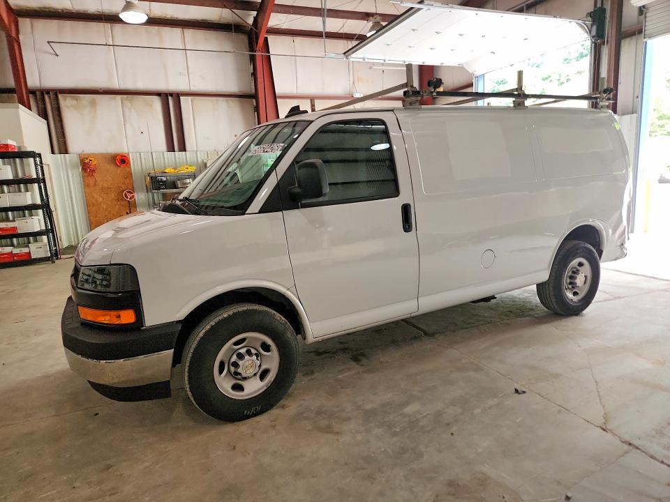 56624426 :رقم المزاد ، 1GCWGAFP0R1221315 vin ، 2024 Chevrolet Express G2500 مزاد بيع