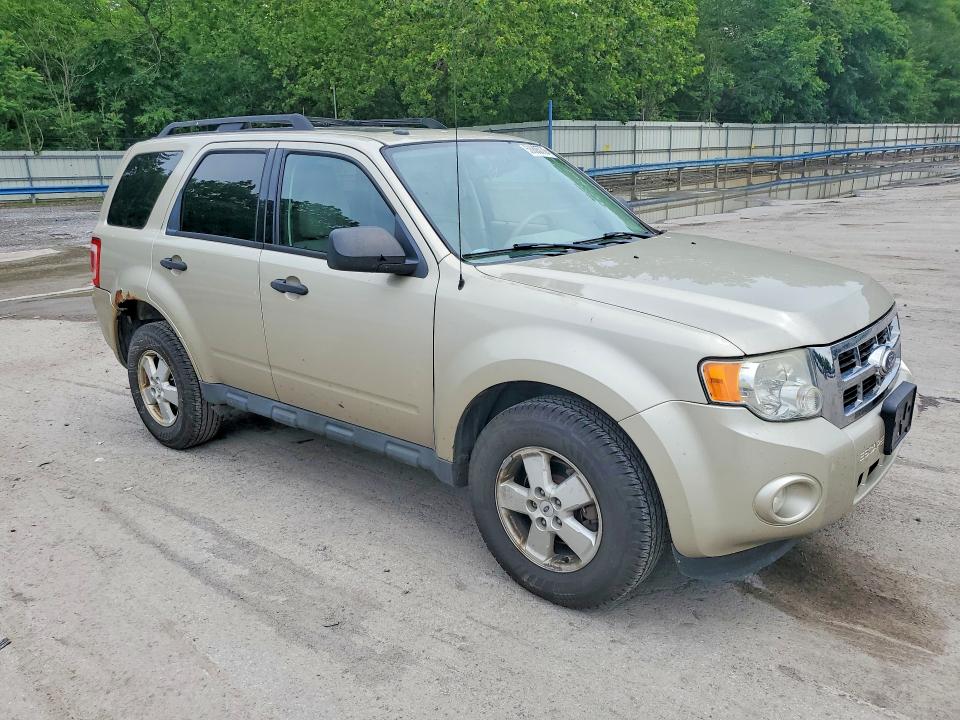 58805776 :رقم المزاد ، 1FMCU0DG9AKD17902 vin ، 2010 Ford Escape مزاد بيع