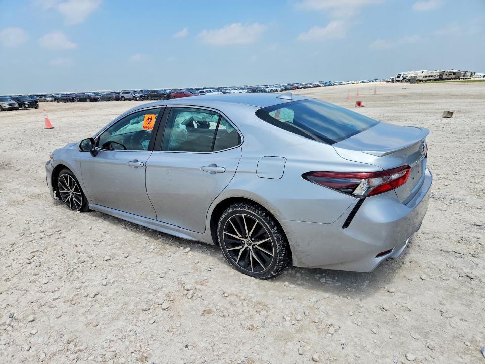 2022 Toyota Camry მანქანა იყიდება აუქციონზე, vin: 4T1G11AK7NU004401, აუქციონის ნომერი: 57905486