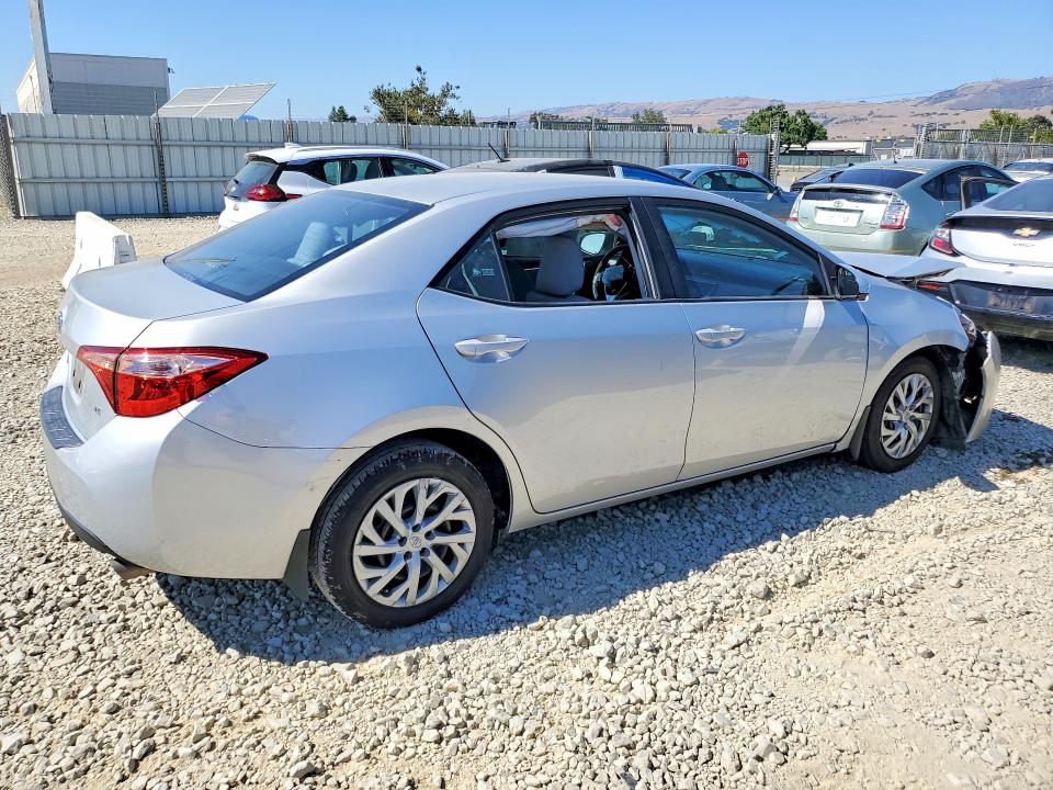 58748676 :رقم المزاد ، 2T1BURHE2JC028472 vin ، 2018 Toyota Corolla مزاد بيع