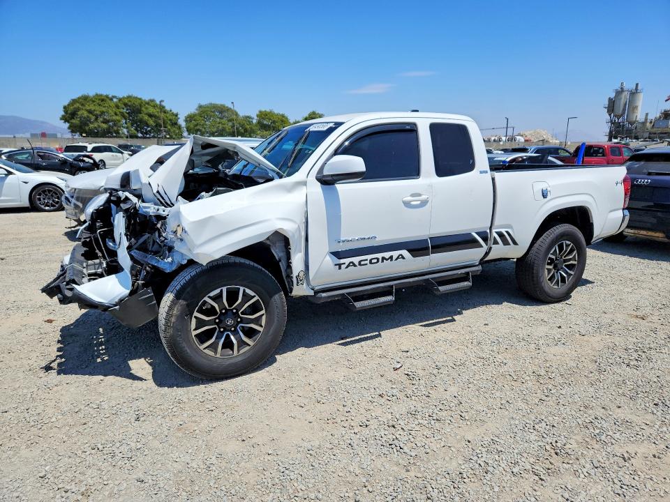 58490566 :رقم المزاد ، 3TYRX5GN7MT008069 vin ، 2021 Toyota Tacoma مزاد بيع