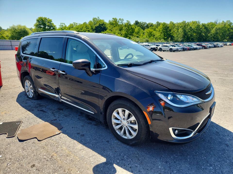 56298406 :رقم المزاد ، 2C4RC1BG7KR604040 vin ، 2019 Chrysler Pacifica مزاد بيع