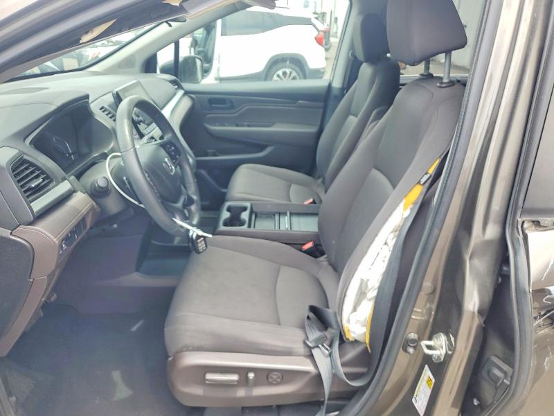 57612156 :رقم المزاد ، 5FNRL6H55JB069626 vin ، 2018 Honda Odyssey مزاد بيع