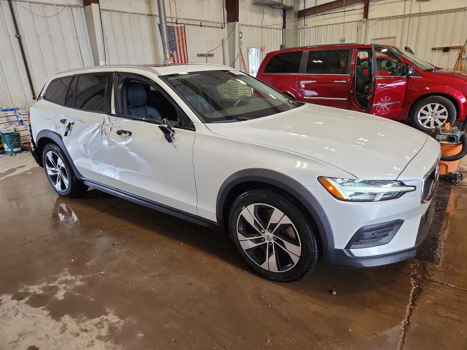 Продажа на аукционе авто 2020 Volvo V60 Cross Country, vin: YV4102WK3L1039587, номер лота: 56453546