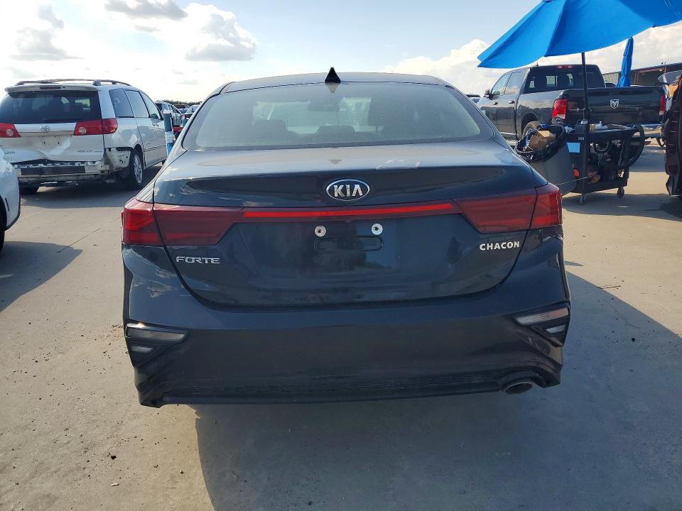 2021 Kia Forte მანქანა იყიდება აუქციონზე, vin: 3KPF24AD1ME290596, აუქციონის ნომერი: 57369006