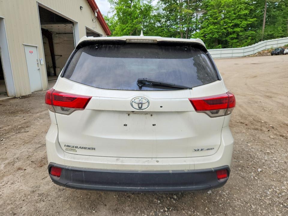 2019 Toyota Highlander მანქანა იყიდება აუქციონზე, vin: 5TDJZRFH3KS614875, აუქციონის ნომერი: 56469956