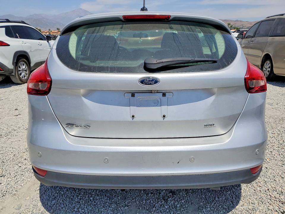 55761386 :رقم المزاد ، 1FADP3M20HL333258 vin ، 2017 Ford Focus مزاد بيع