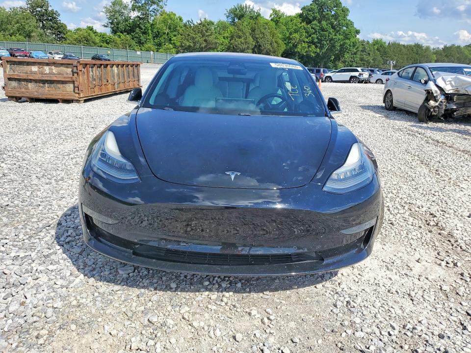 58030086 :رقم المزاد ، 5YJ3E1EB5JF097004 vin ، 2018 Tesla Model 3 مزاد بيع