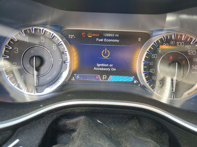 2015 Chrysler 200 მანქანა იყიდება აუქციონზე, vin: 1C3CCCEG4FN686961, აუქციონის ნომერი: 57252476