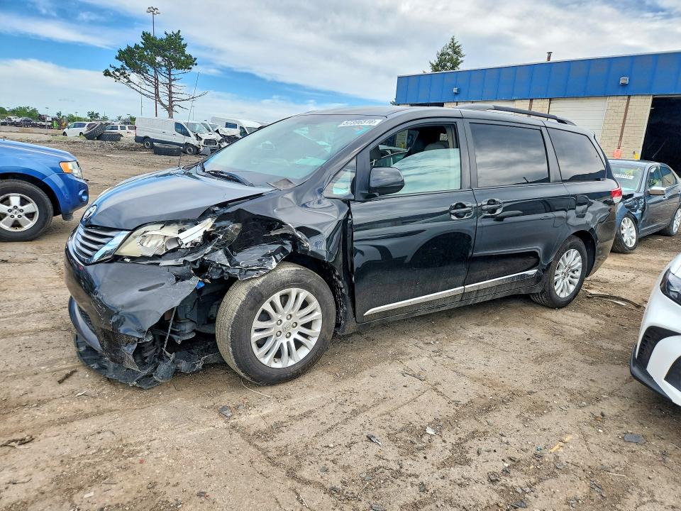 57396516 :رقم المزاد ، 5TDYK3DC3CS197296 vin ، 2012 Toyota Sienna مزاد بيع