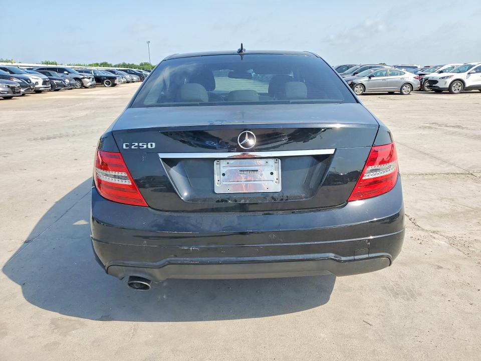 Продаж на аукціоні авто 2013 Mercedes-benz C, vin: WDDGF4HBXDA869897, номер лоту: 58710036