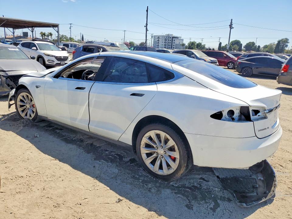 57381386 :رقم المزاد ، 5YJSA1E40GF134171 vin ، 2016 Tesla Model S مزاد بيع
