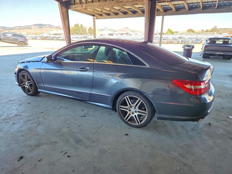 58608246 :رقم المزاد ، WDDKJ7CB5AF048481 vin ، 2010 Mercedes-benz E مزاد بيع