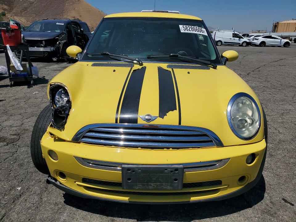 2005 Mini Cooper მანქანა იყიდება აუქციონზე, vin: WMWRC33485TJ66798, აუქციონის ნომერი: 58286606