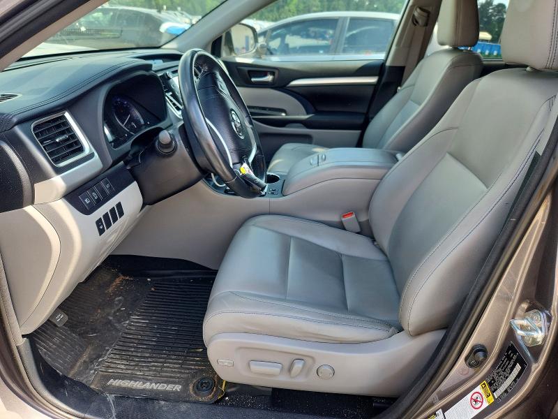 2018 Toyota Highlander მანქანა იყიდება აუქციონზე, vin: 5TDJZRFH2JS536278, აუქციონის ნომერი: 56233666