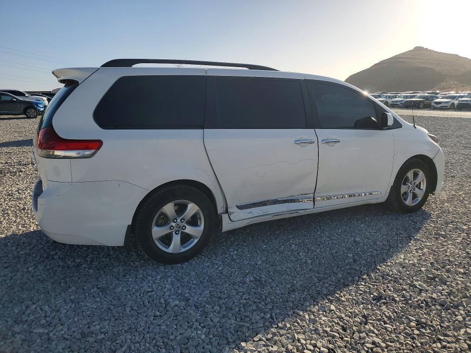 Aukcja sprzedaży 2011 Toyota Sienna, vin: 5TDKK3DC0BS166544, numer aukcji: 57077336