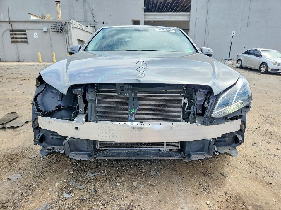 57691956 :رقم المزاد ، WDDHF5KB7FB142605 vin ، 2015 Mercedes-benz E مزاد بيع