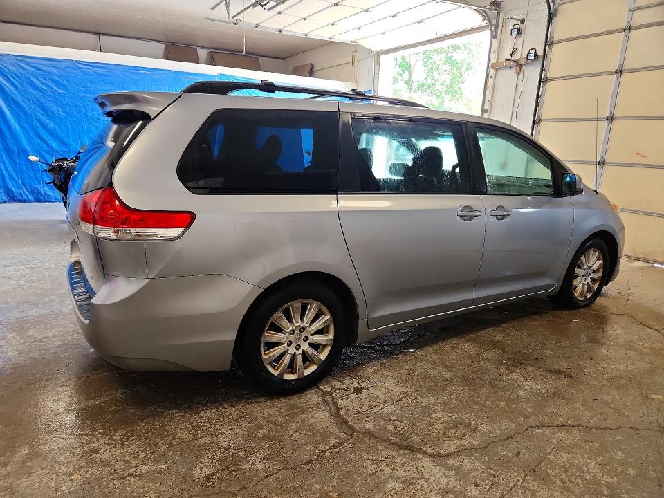2012 Toyota Sienna მანქანა იყიდება აუქციონზე, vin: 5TDJK3DCXCS046697, აუქციონის ნომერი: 59081886