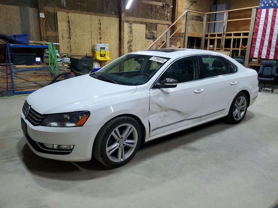 2015 Volkswagen Passat მანქანა იყიდება აუქციონზე, vin: 1VWBS7A35FC042124, აუქციონის ნომერი: 57398976