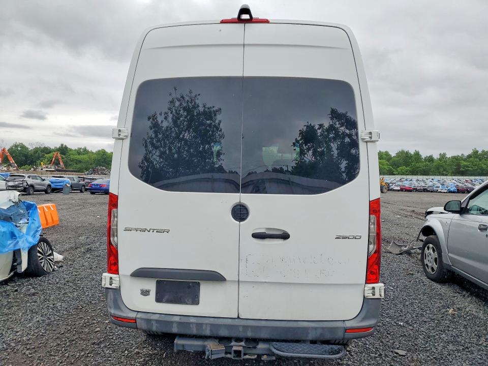 57910576 :رقم المزاد ، W1Y4DBHY2MT045467 vin ، 2021 Mercedes-benz Sprinter مزاد بيع