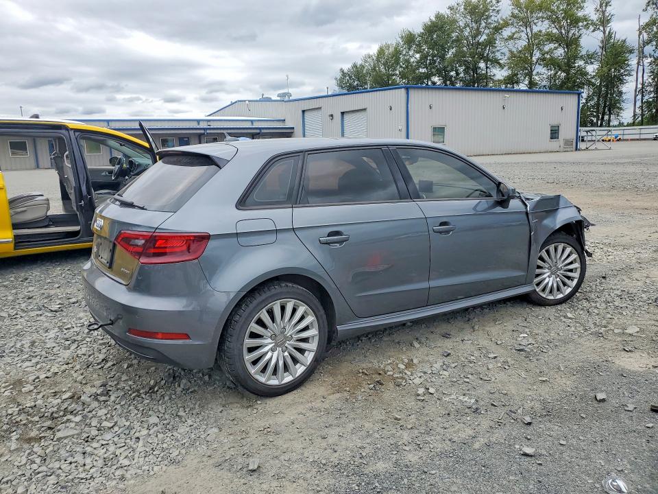 Продажа на аукционе авто 2016 Audi A3, vin: WAUUPBFF2GA158409, номер лота: 59220356