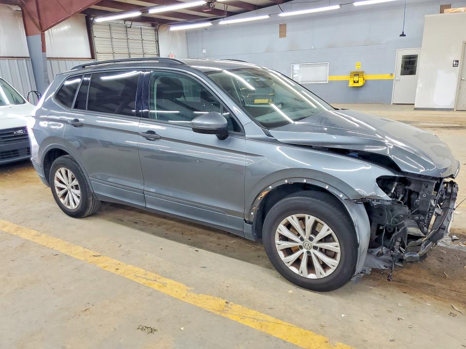 Продажа на аукционе авто 2018 Volkswagen Tiguan, vin: 3VV1B7AX5JM036284, номер лота: 54870146