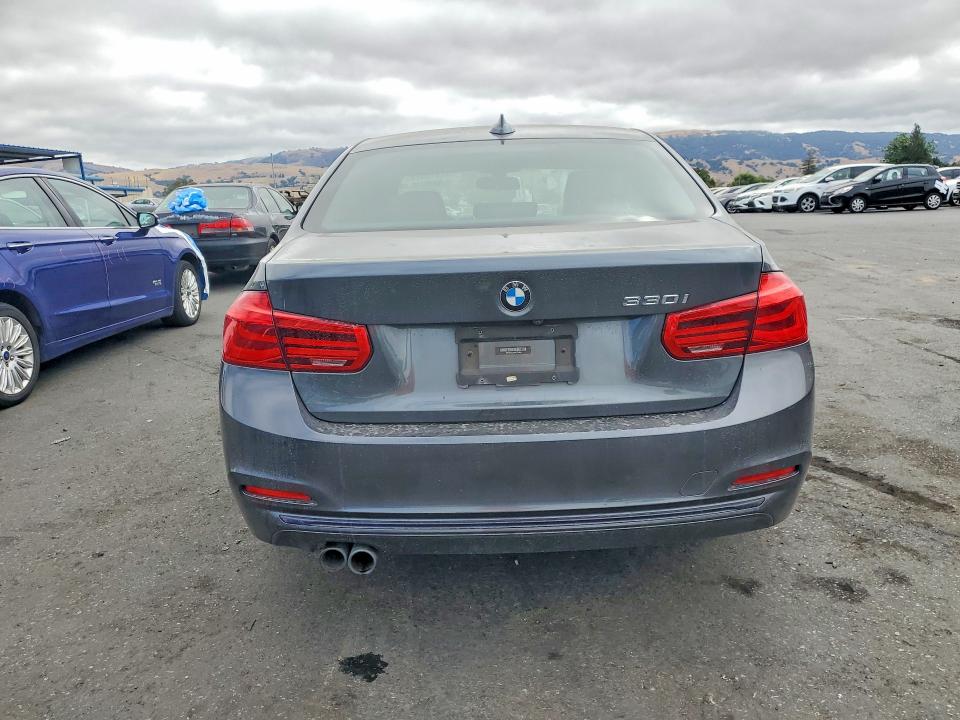 57919376 :رقم المزاد ، WBA8B9C50JAE22466 vin ، 2018 Bmw 330 مزاد بيع