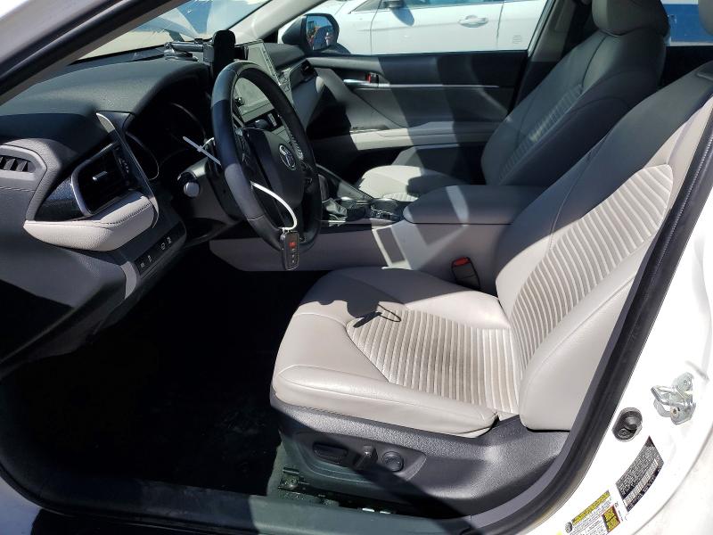 55917526 :رقم المزاد ، 4T1S31AK6NU572854 vin ، 2022 Toyota Camry Hybrid مزاد بيع