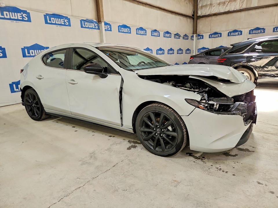 56786526 :رقم المزاد ، JM1BPAKM2R1722152 vin ، 2024 Mazda 3 مزاد بيع