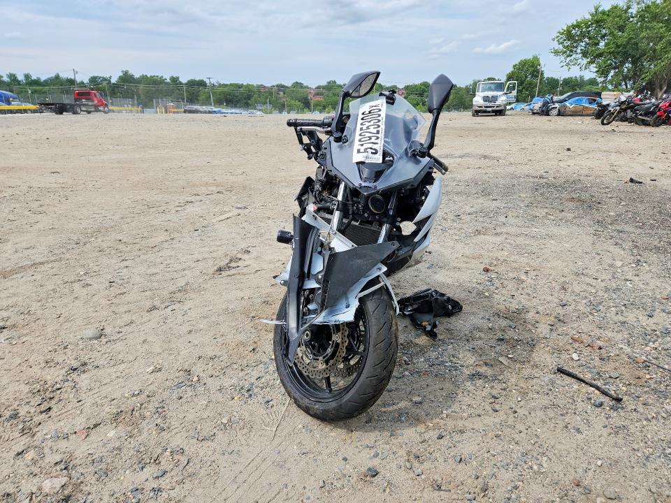 51925306 :رقم المزاد ، ML5EXEN16LDA13247 vin ، 2020 Kawasaki Ex650 مزاد بيع