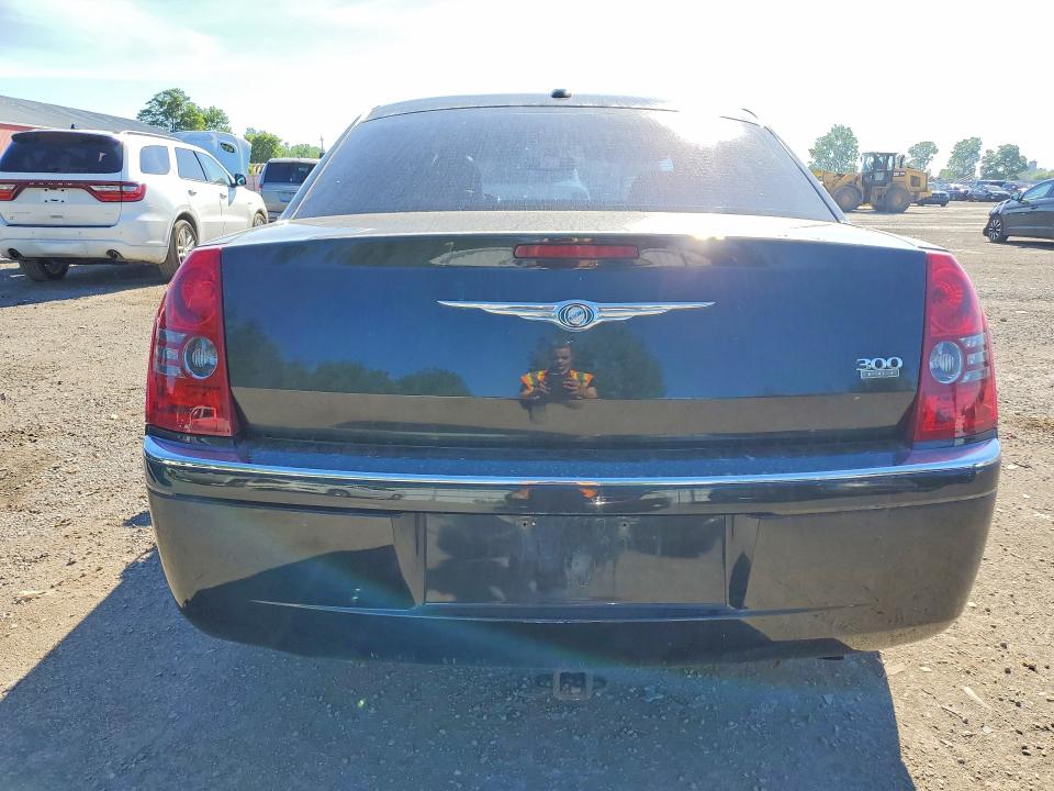 55418706 :رقم المزاد ، 2C3CA3CVXAH137628 vin ، 2010 Chrysler 300 مزاد بيع