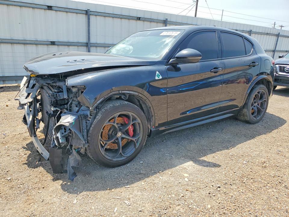 Продаж на аукціоні авто 2018 Alfa Romeo Stelvio, vin: ZASFAKEV6J7C15633, номер лоту: 57610976