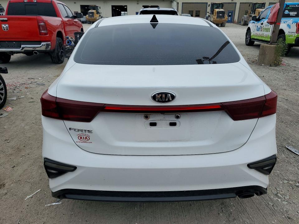 56479016 :رقم المزاد ، 3KPF24AD1ME376393 vin ، 2021 Kia Forte مزاد بيع