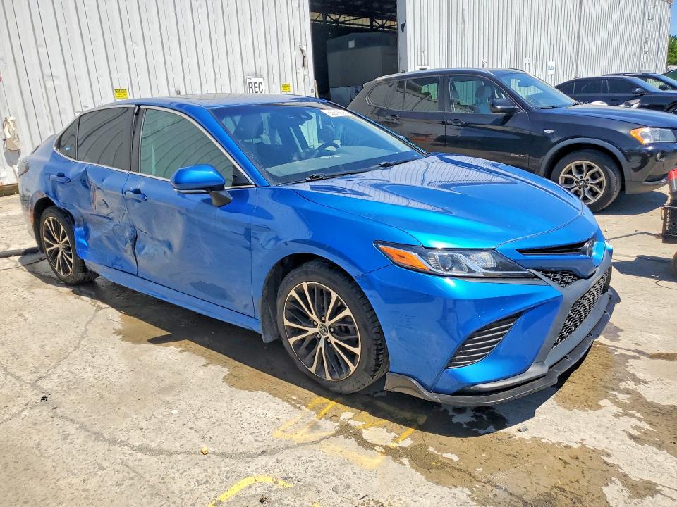 Продажа на аукционе авто 2018 Toyota Camry, vin: 4T1B11HK4JU112484, номер лота: 55948936
