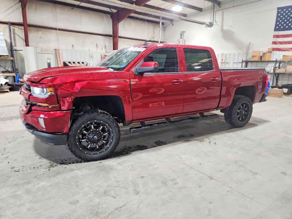 Продаж на аукціоні авто 2018 Chevrolet Silverado, vin: 3GCUKREC1JG632943, номер лоту: 58381466
