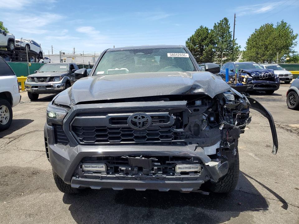 2025 Toyota Tacoma მანქანა იყიდება აუქციონზე, vin: 3TMLB5JN0SM130021, აუქციონის ნომერი: 58042656