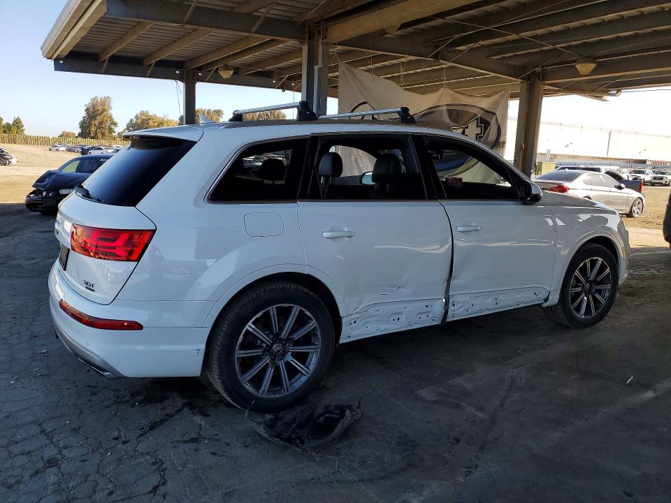 Продаж на аукціоні авто 2017 Audi Q7, vin: WA1LAAF78HD006311, номер лоту: 55601806