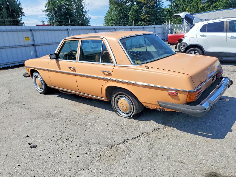 58810226 :رقم المزاد ، 11511710115414 vin ، 1976 Mercedes-benz 240-class مزاد بيع