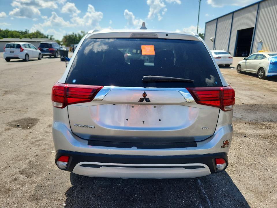 58584606 :رقم المزاد ، JA4AZ3A32LZ018305 vin ، 2020 Mitsubishi Outlander مزاد بيع