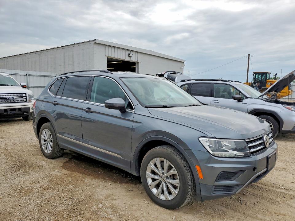 Продажа на аукционе авто 2018 Volkswagen Tiguan, vin: 3VV2B7AX7JM172694, номер лота: 58420906