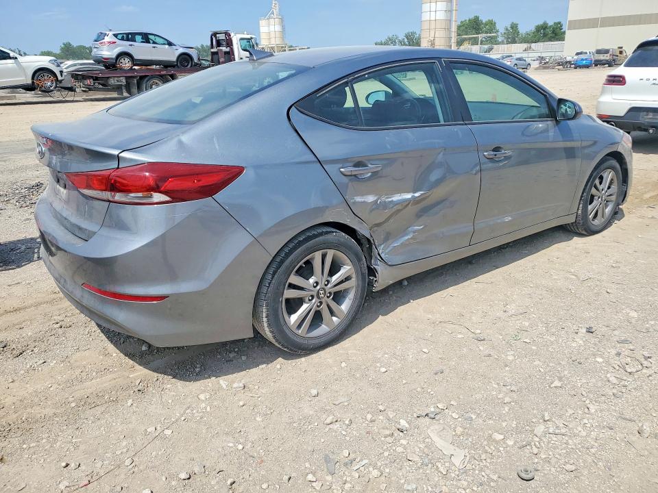 56133046 :رقم المزاد ، KMHD84LF5HU300392 vin ، 2017 Hyundai Elantra مزاد بيع